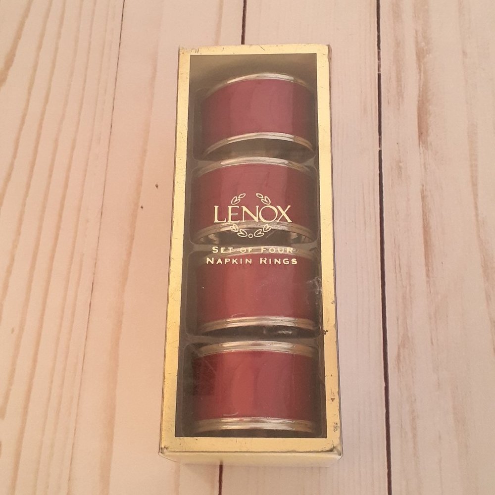 Lenox Laurel Leaf Set of 4 Napkin Rings in Cranberry Red